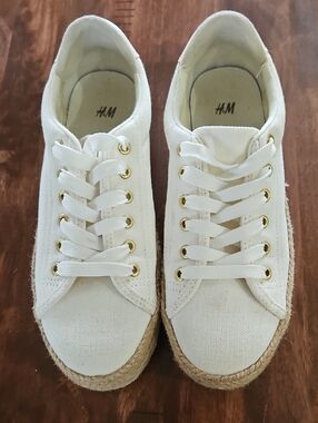 H&M Platform Shoes Size 7 Color Cream